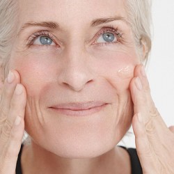 Utilisation du Sérum de Nuit Régénérant Intensif Dr. Hauschka